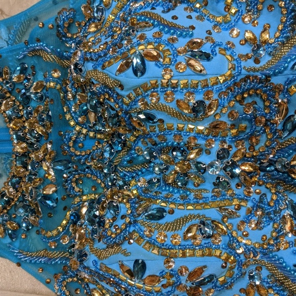 Dress - Picture 2 of 4